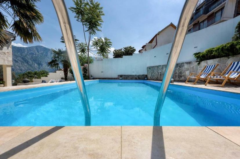 Villa D'Enco Ferrari Kotor Zewnętrze zdjęcie